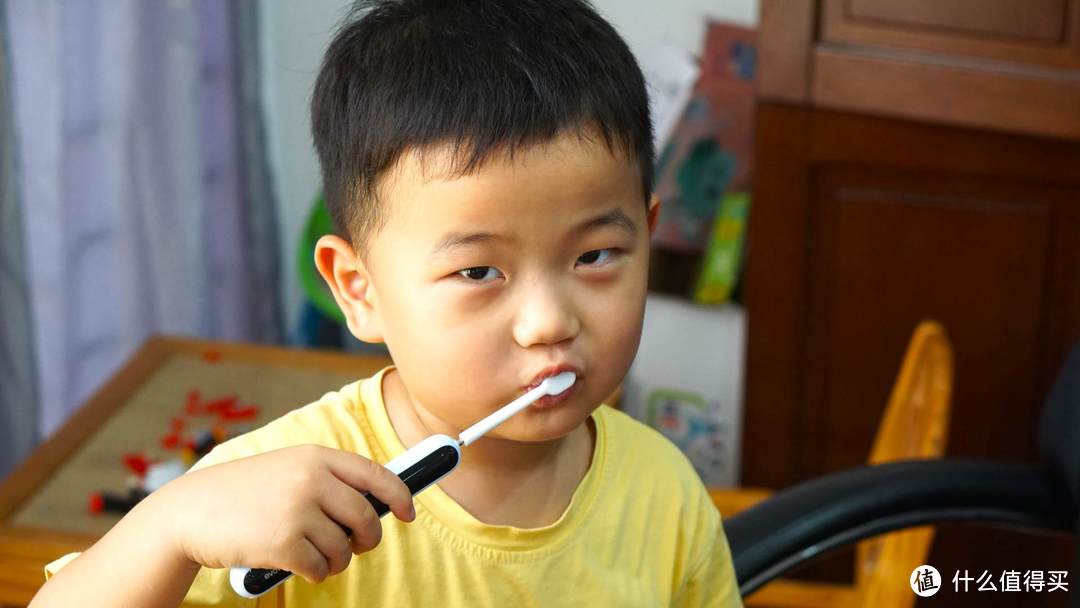 孩子刷牙漏刷看得见~evowera一晤未来儿童手动牙刷