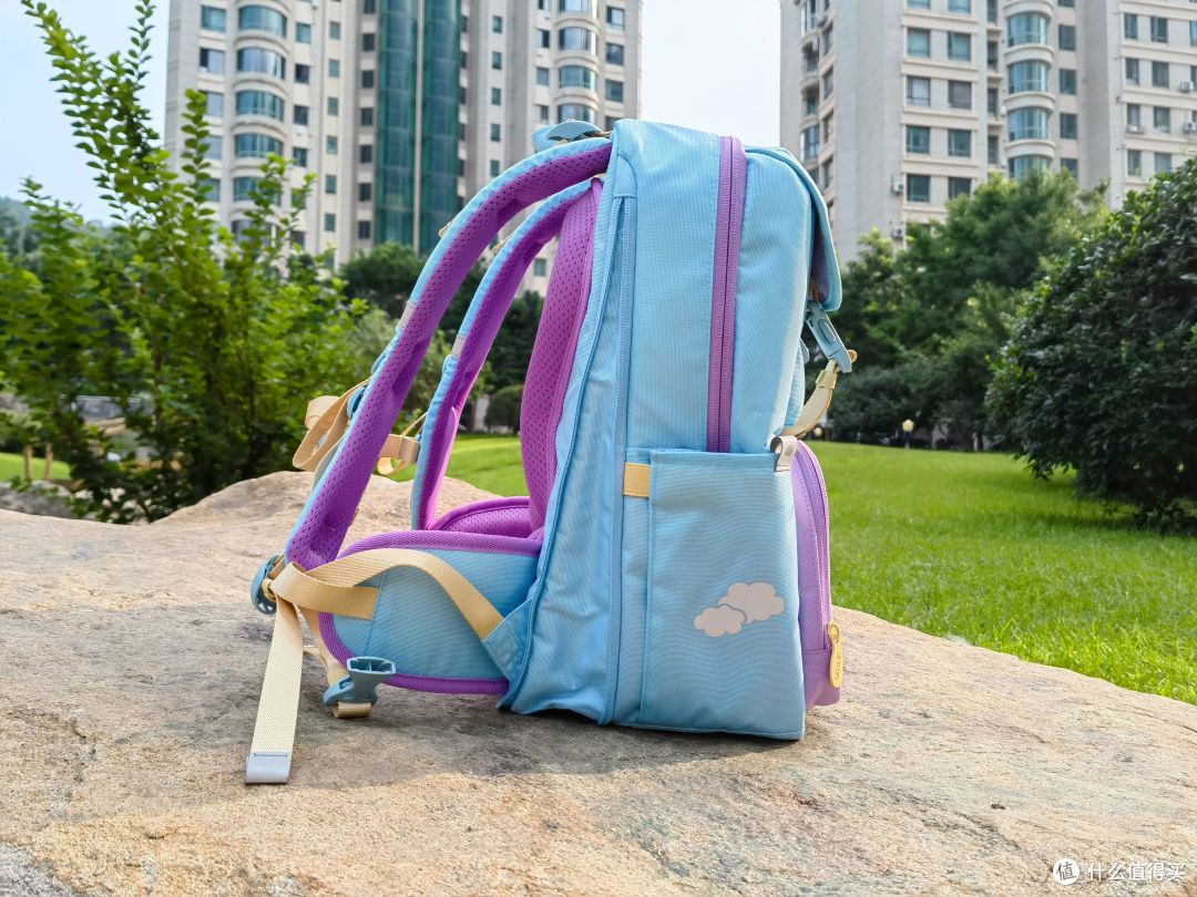 青峰荐物 篇三十五:开学新气象从新书包开始,专业yatoto儿童护脊书包