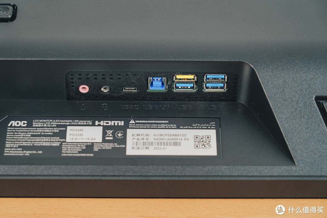 保时捷设计的电竞天花板：AGON PD32M MiniLED显示器