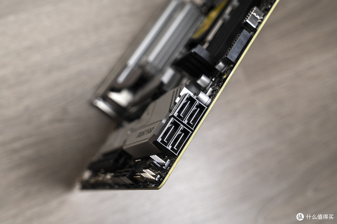 让i5-12490F飙升5.2Ghz，微星 B660M 迫击炮 MAX WIFI DDR4开箱实测