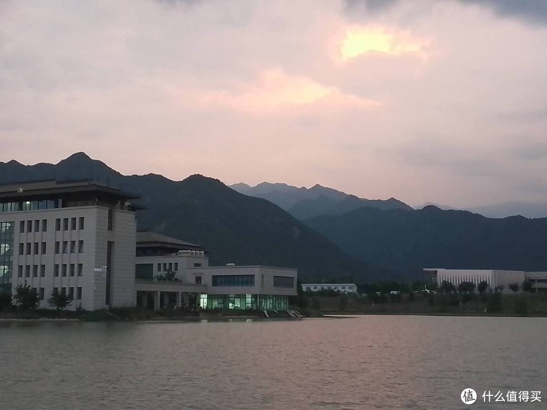 乐视 Y2 Pro轻评测:国产芯性能惊喜、鸿蒙核续航更久,无愧入门机!