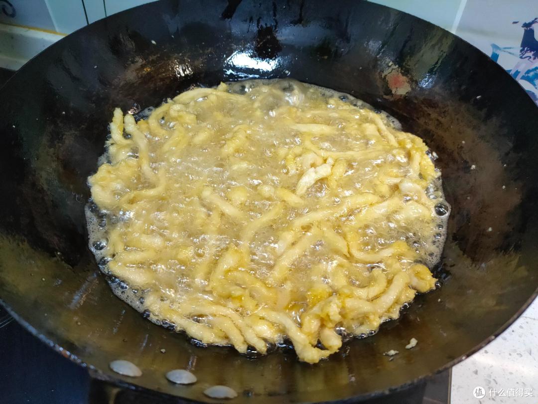在家炒鱼香肉丝,记住“12345”鱼香汁比例,酸甜微辣,一次成功
