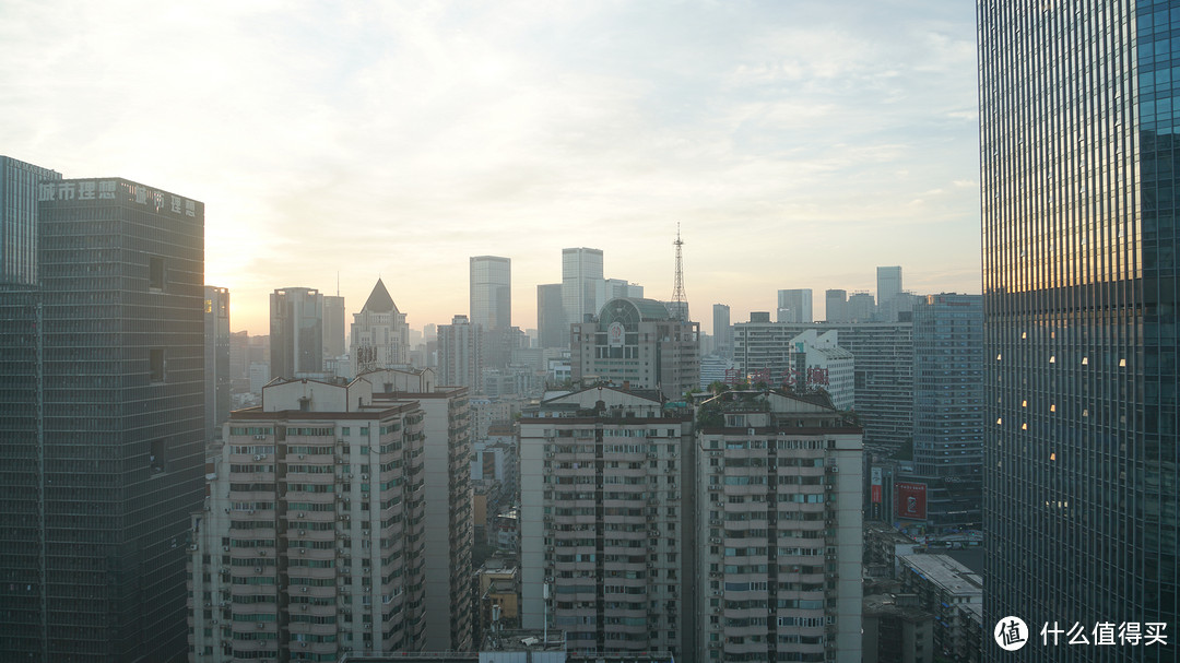 住了会成为名人吗？599元/2晚 95平米行政套房！高性价比的成都城市名人酒店 入住体验