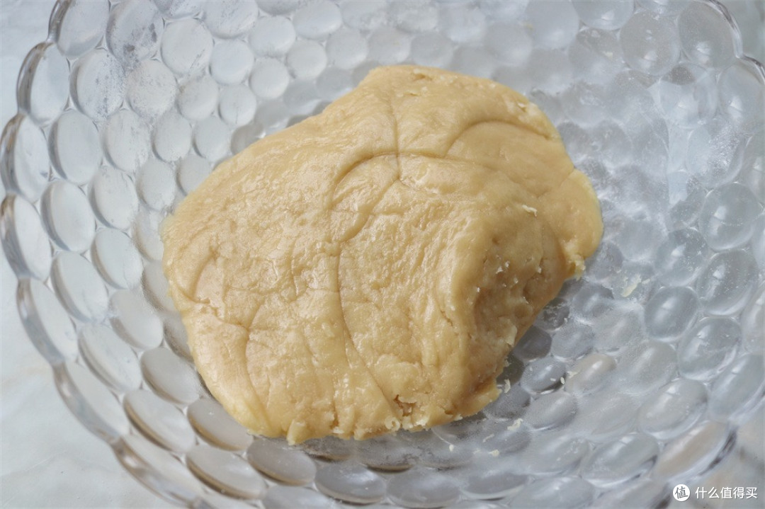 自己做广式蛋黄月饼,材料真味道好,靠谱配方一次成功
