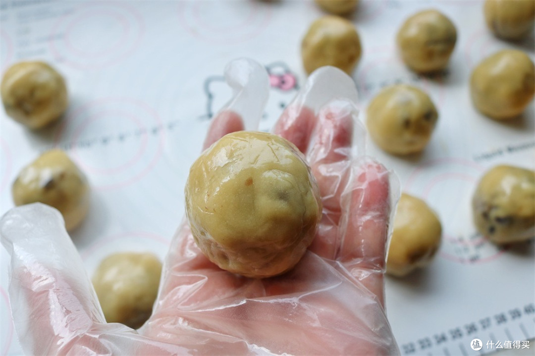 自己做广式蛋黄月饼,材料真味道好,靠谱配方一次成功