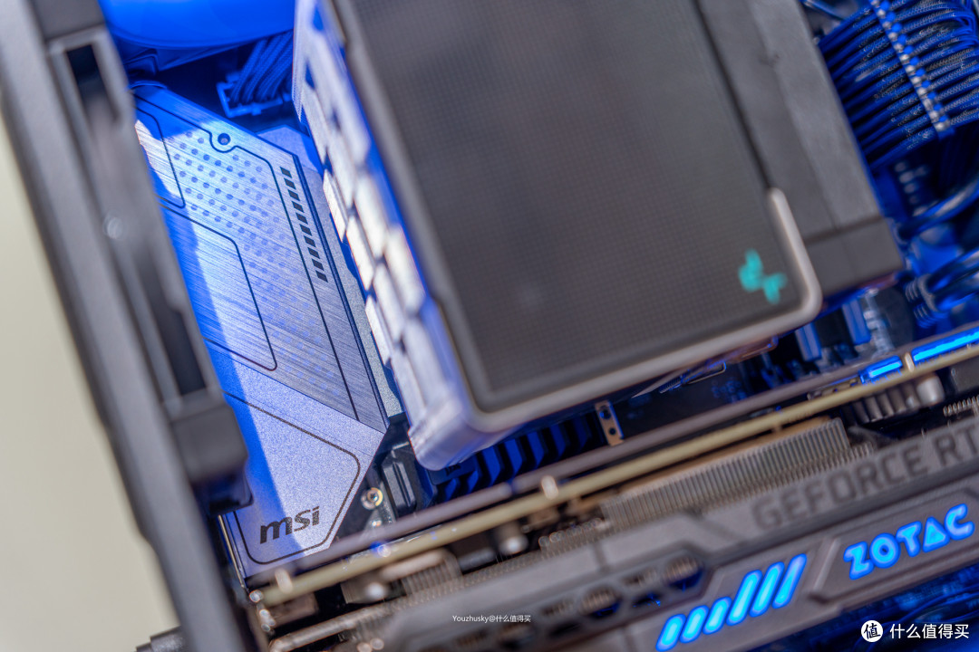 微星B660M MORTAR迫击炮wifi DDR5 与海盗船MP600PRO XT固态