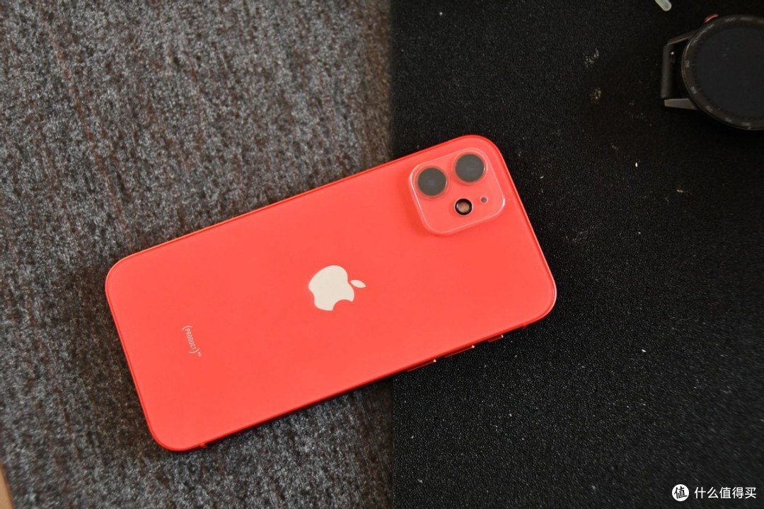 iPhone12“一夜间”跌至清仓价,手机榜高居第一,库克终于爆发了