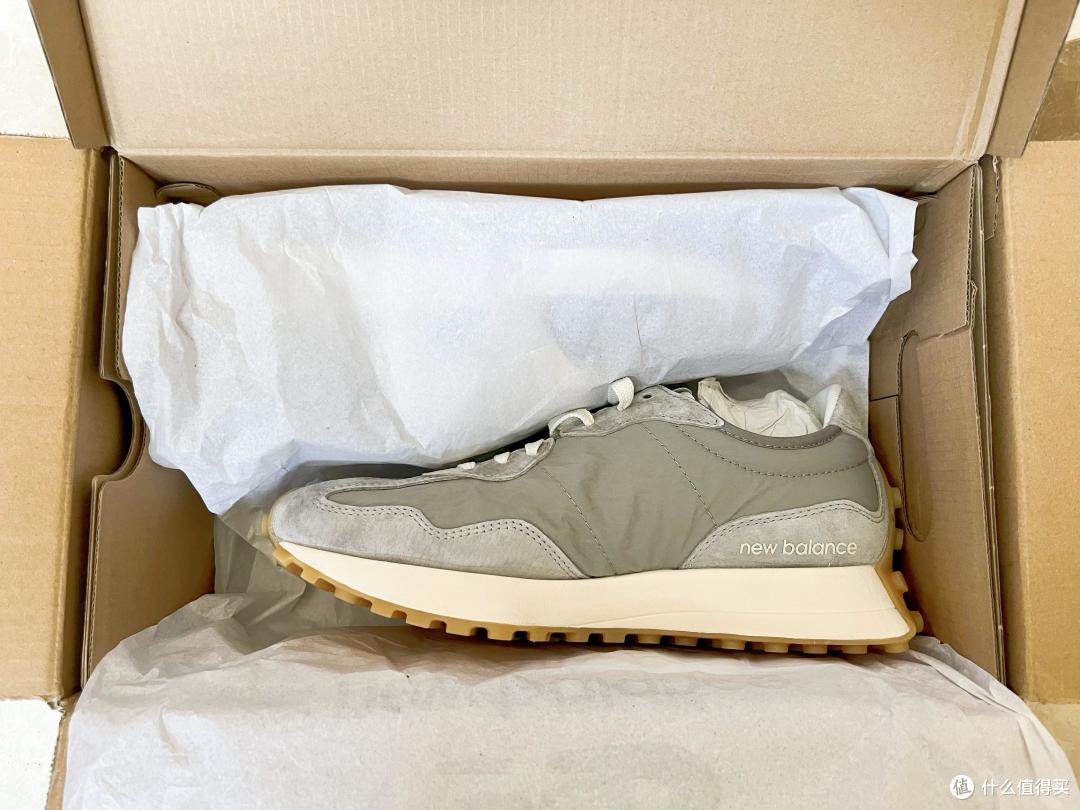 再入灰色NB 327,还没穿几次New Balance 997又遭嫌弃