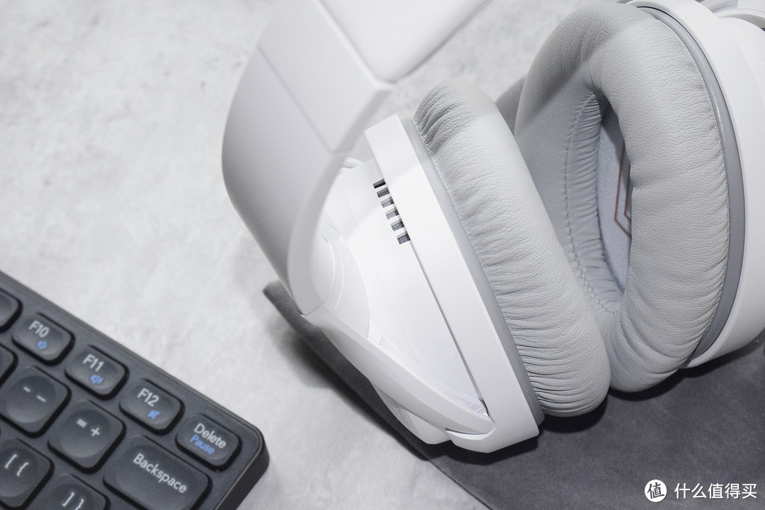 SXFI声晰飞+主动降噪+持久续航，创新Zen Hybrid无线降噪头戴耳机体验