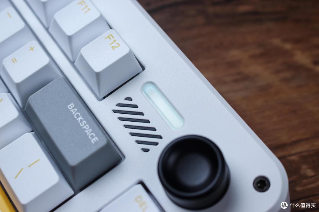 iQunix ZX75重力波,颜值在线实力满满的复古机械键盘