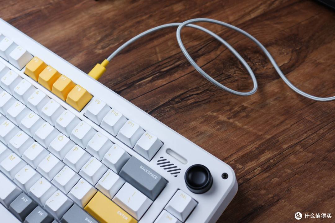 iQunix ZX75重力波,颜值在线实力满满的复古机械键盘