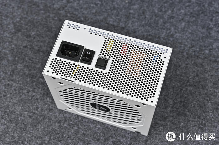 抽拉式 ATX Mesh 机箱——乔思伯 VR4 装机展示