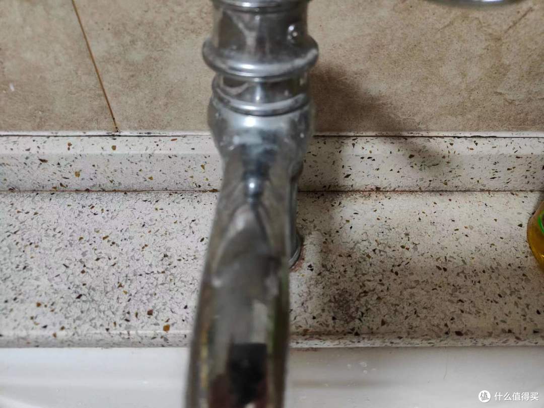 【那个胖师傅】台面挡水条到底有必要吗?啥样的挡水条更实用?