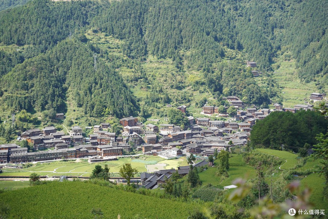 俯视苗寨