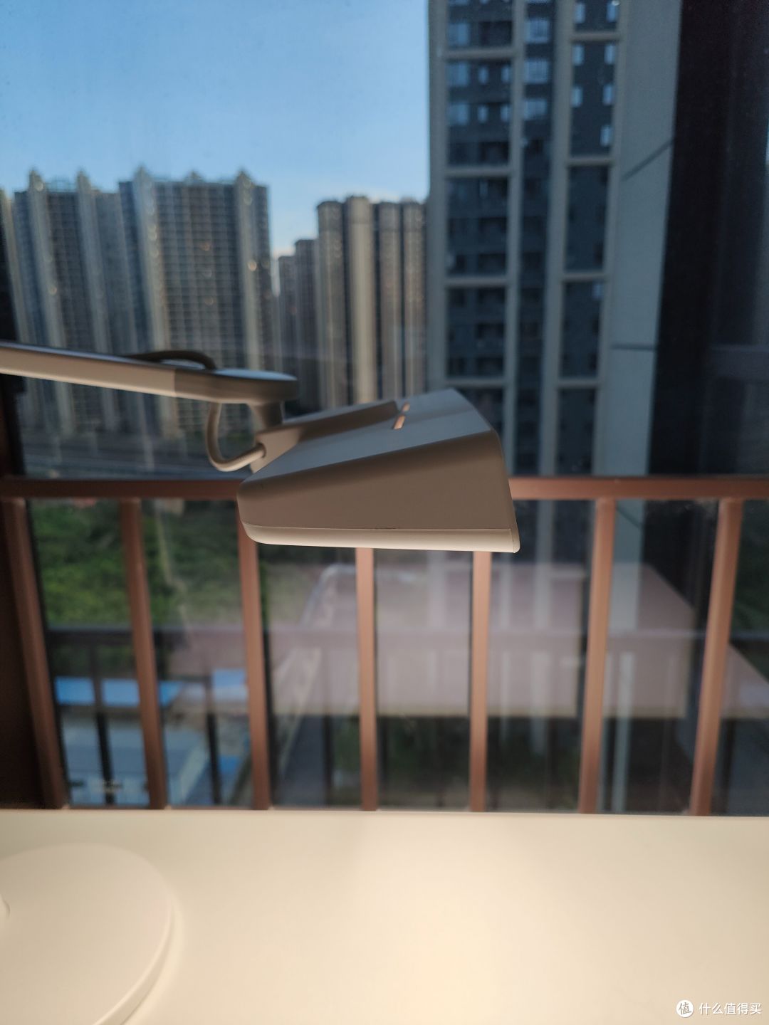会提醒坐姿的护眼灯靠谱吗？明基MindDuo2 Plus台灯体验