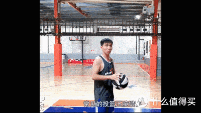 投篮该如何压腕?手指压腕VS手掌压腕,快艾特你的兄弟练起来!