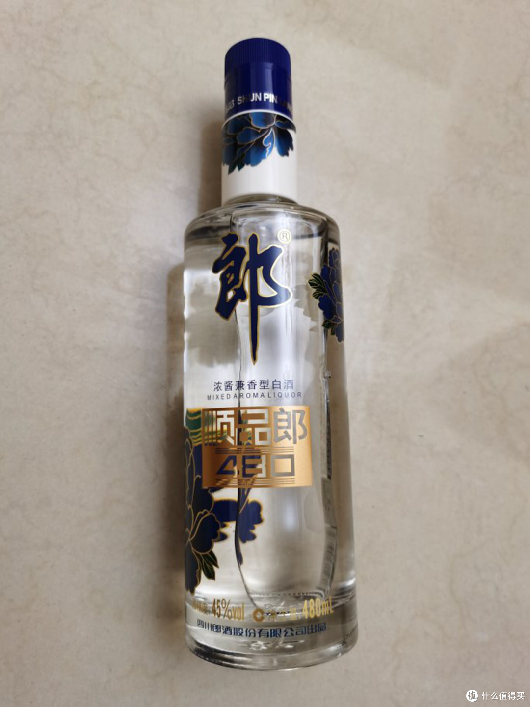 买白酒时,如酒瓶有“3记号”,记住别买!都是酒精勾兑的劣质酒