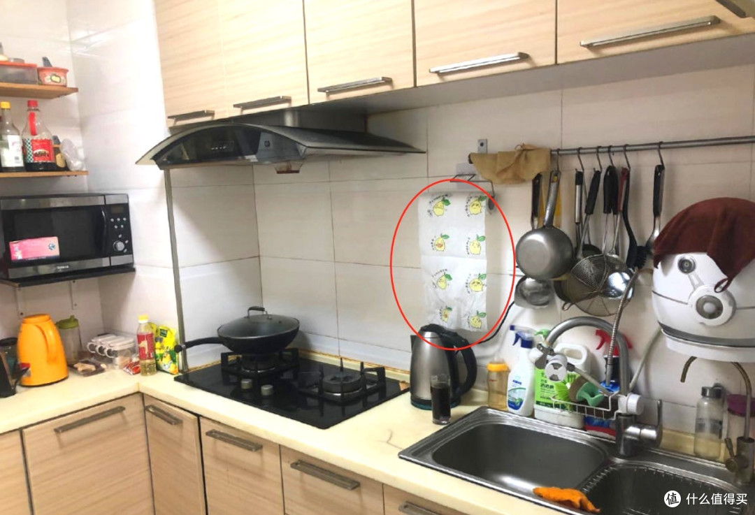 入住10周年，晒晒我家的60㎡小蜗居，客厅装隐形床多出一个房间