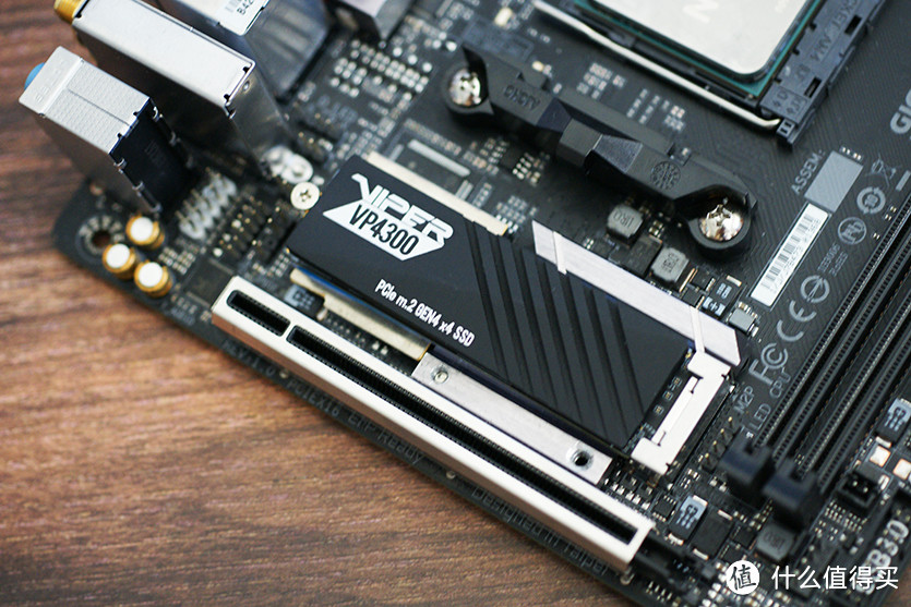 博帝蟒龙VP4300 PCIe4.0 SSD体验:速度快,散热强