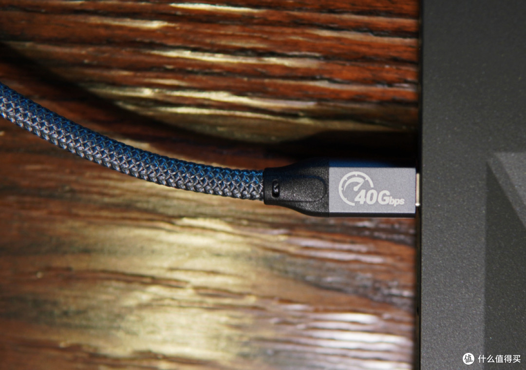 极速存储,大肚能容——ORICO USB4 潮牌固态移动硬盘
