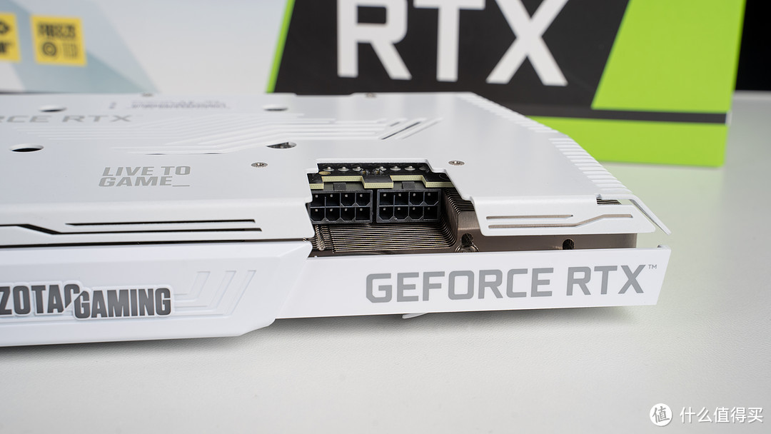 索泰RTX 3060 Ti AMP月白GOC显卡评测，颜值出众短小精悍