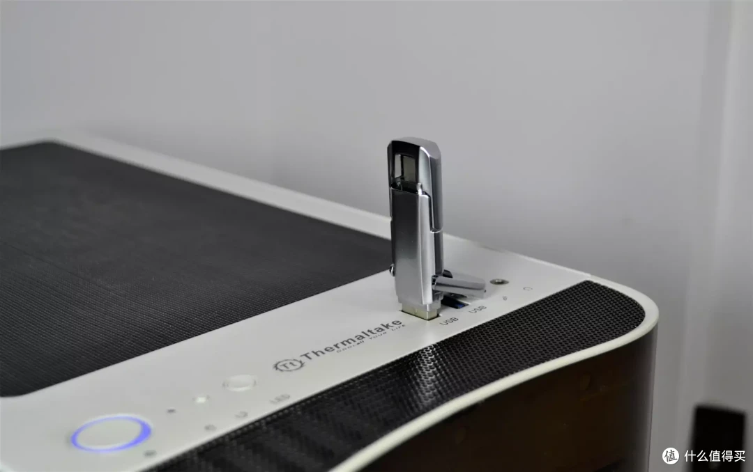职场上如何“留一手”?aigo U393高速固态U盘评测,直插手机无需PC