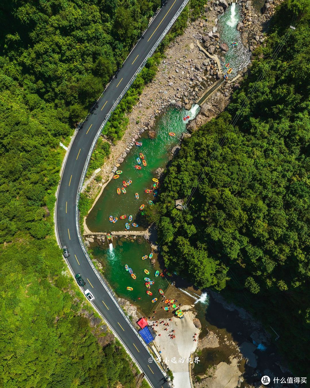 江浙沪周边漂流选择，龙王山峡谷漂流看一看啊