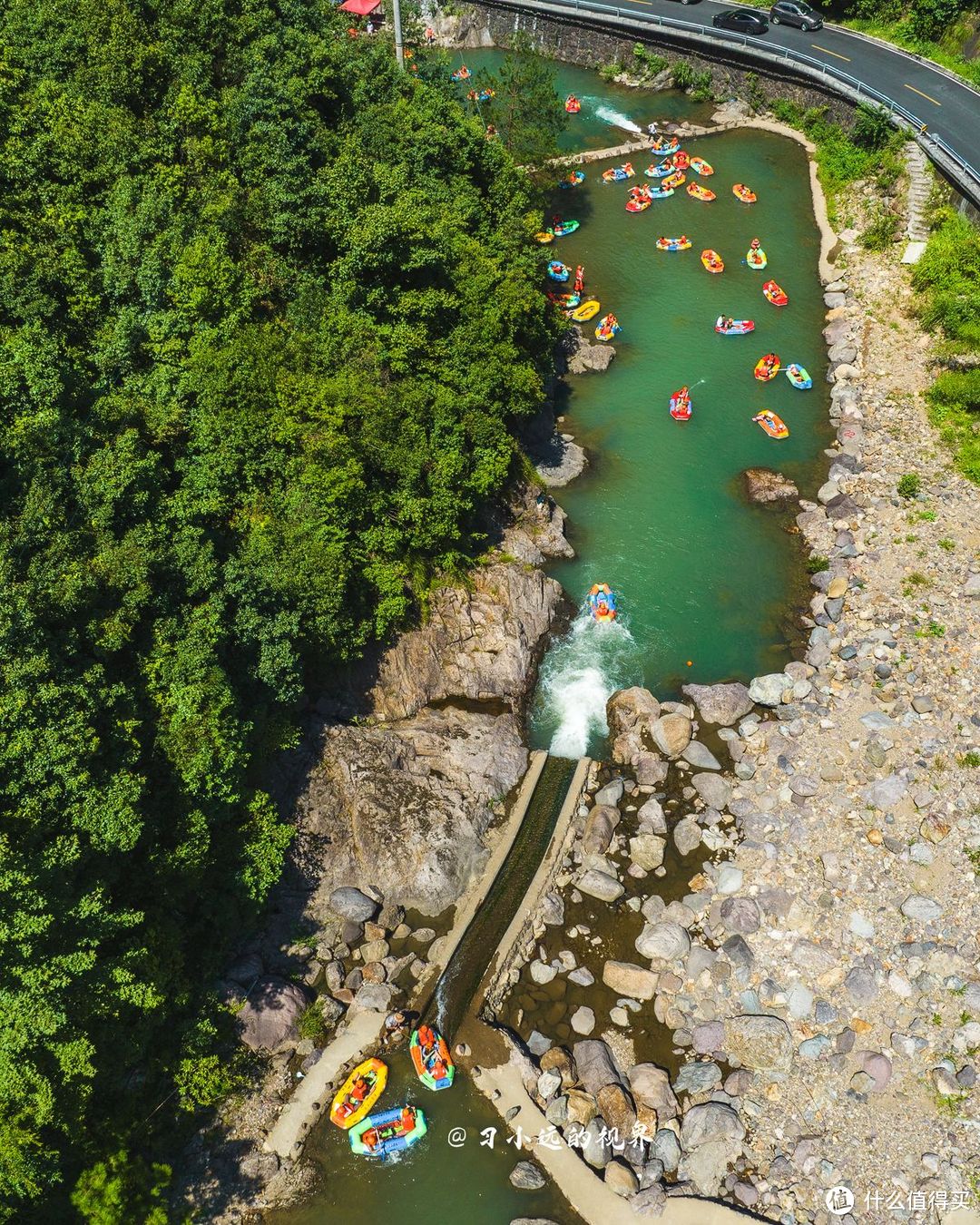 江浙沪周边漂流选择，龙王山峡谷漂流看一看啊