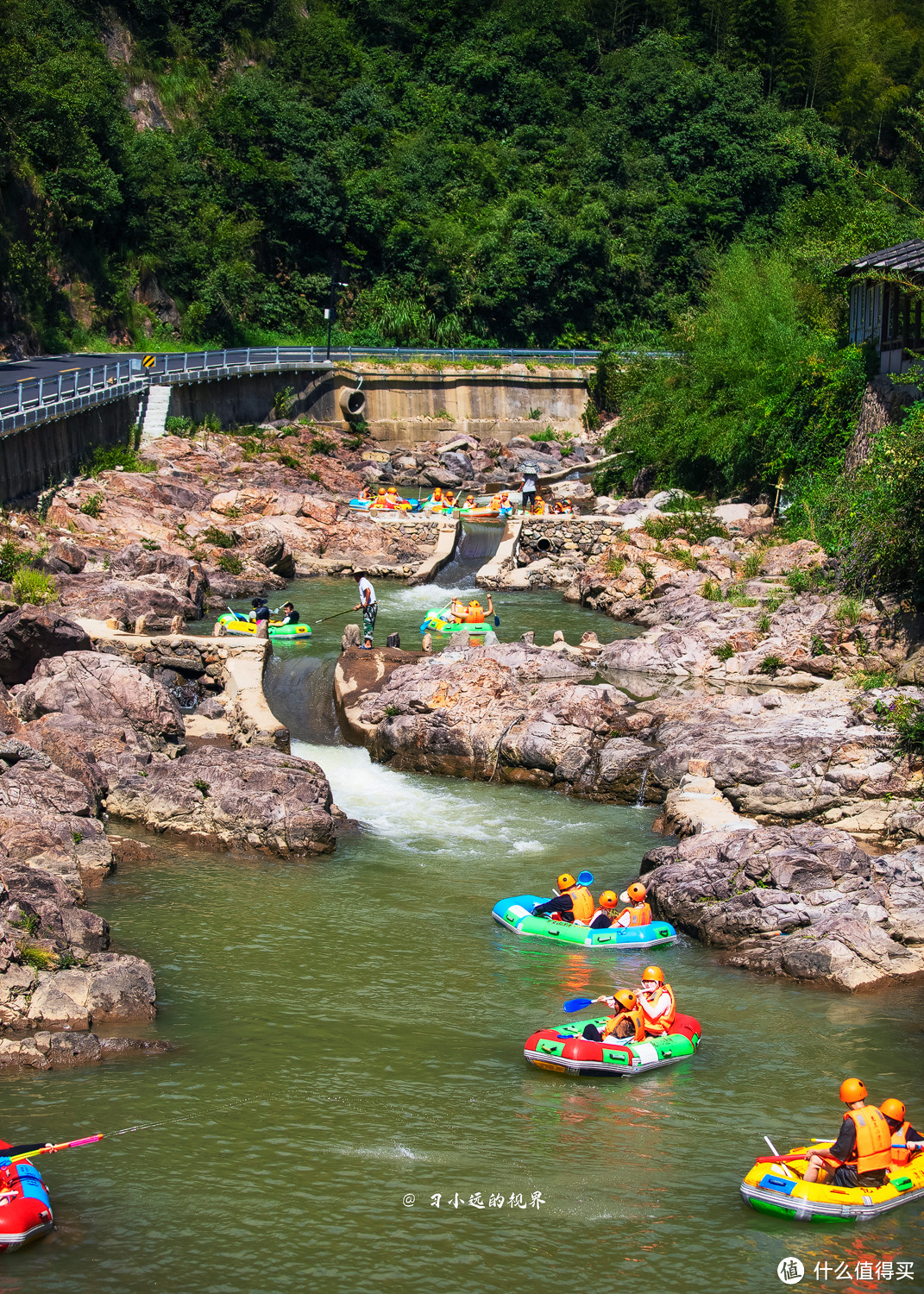 江浙沪周边漂流选择，龙王山峡谷漂流看一看啊