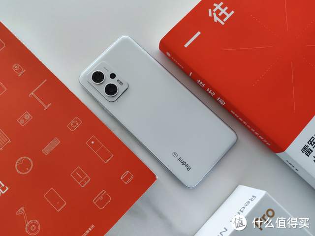 “奶盐白”新配色，Redmi Note 11T Pro上手测评之外观篇