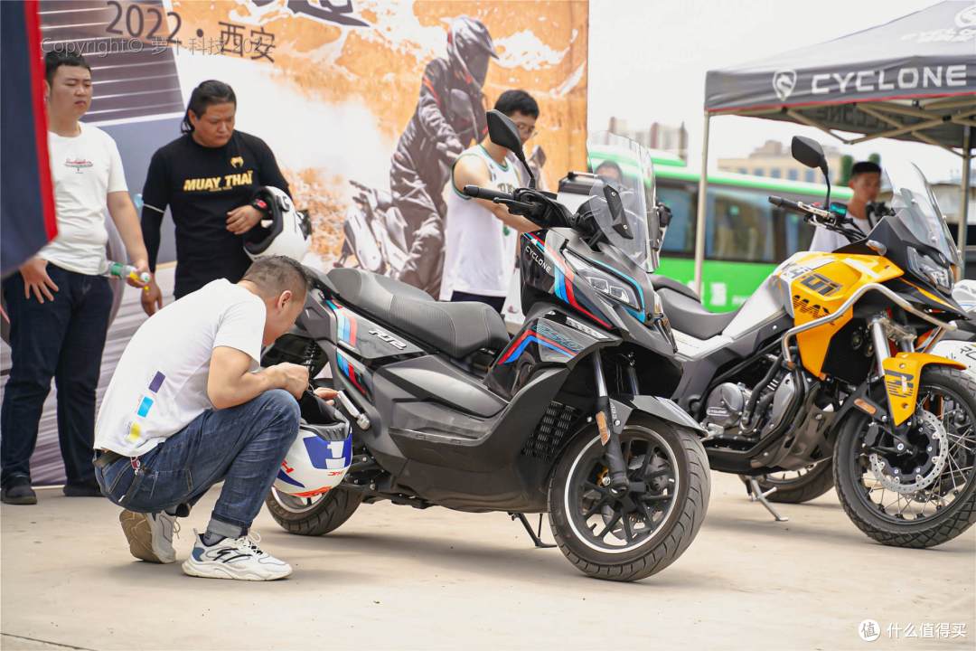 250排量踏板内卷，买赛科龙RT2亏不亏？