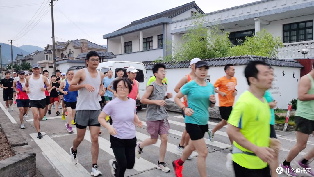 真爱不过如此- 04:30 早起参加跑友10km拉练活动-2022-08
