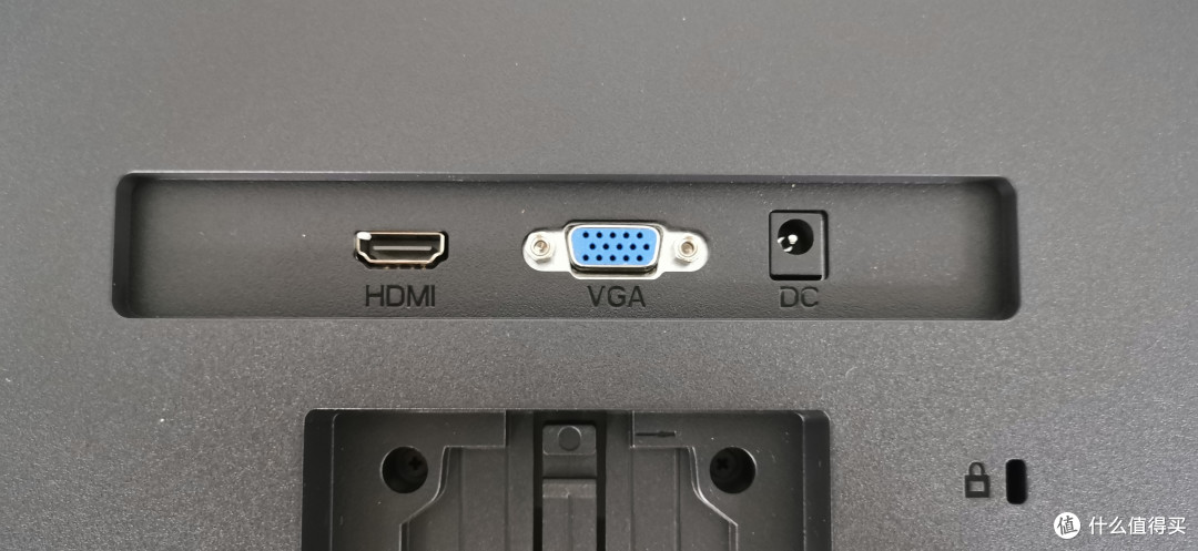 HDMI、VGA和电源口