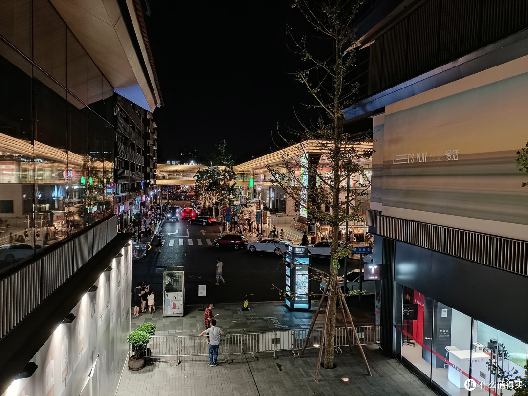 NZONE又推出一款真香机:6.7英寸无界屏,5000万像素星环三摄,支持40瓦超级快充