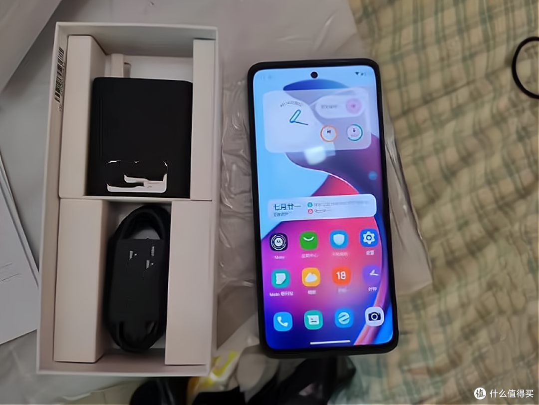 144Hz曲面屏+68W闪充+11个5G频段,12GB+512GB旗舰仅2699元
