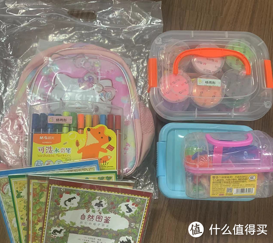 幼儿园小班入园碎碎念，普通地级市二胎奶爸的十五公斤开学准备，仅供大家参考。五字真言：听老师的话  