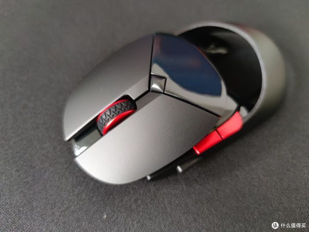 高颜值，高性价比的雷柏VT960S超跑游戏鼠标