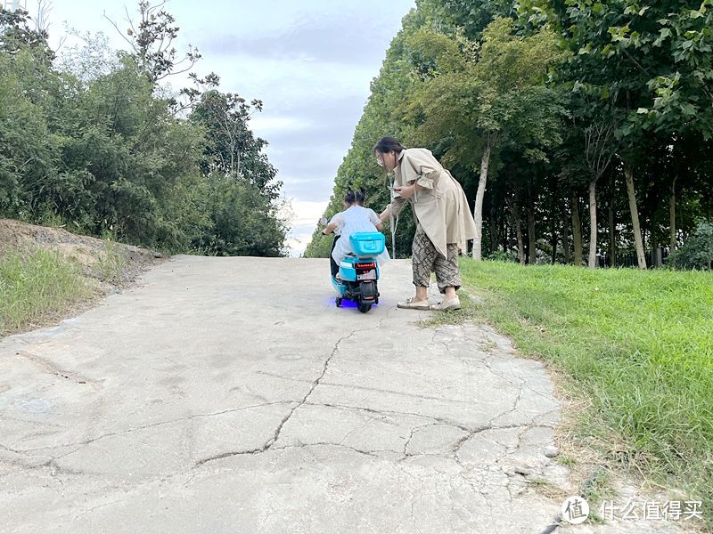 小朋友第一辆电动车——小牛电动NGT儿童电动车