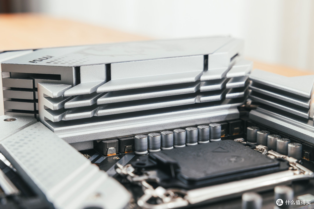 颜值大容量兼具，乔思伯i400+i5 12600KF+RTX3080 ATX装机方案展示