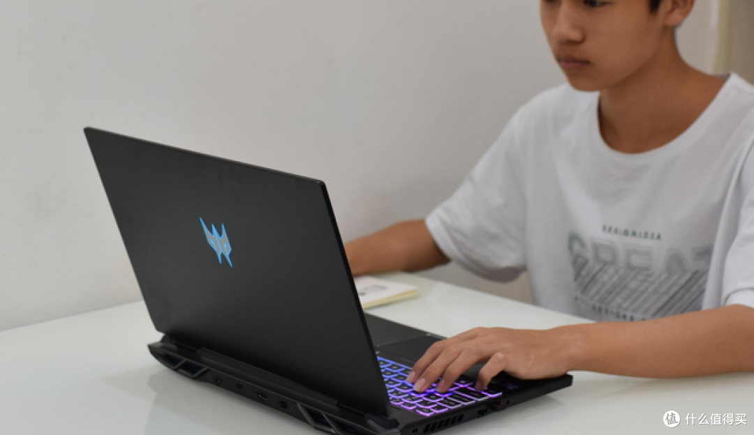掠夺者战斧300:电竞玩家的最爱,开学季入手陪你战未来