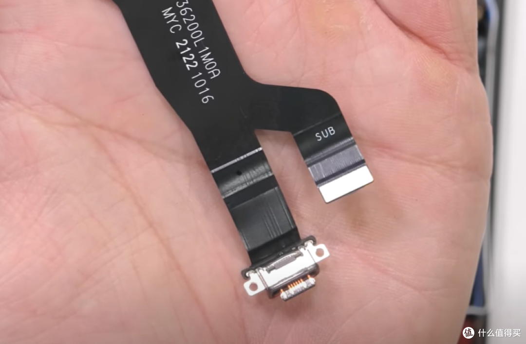 极限拆解!小米12S Ultra主摄真有一英寸?