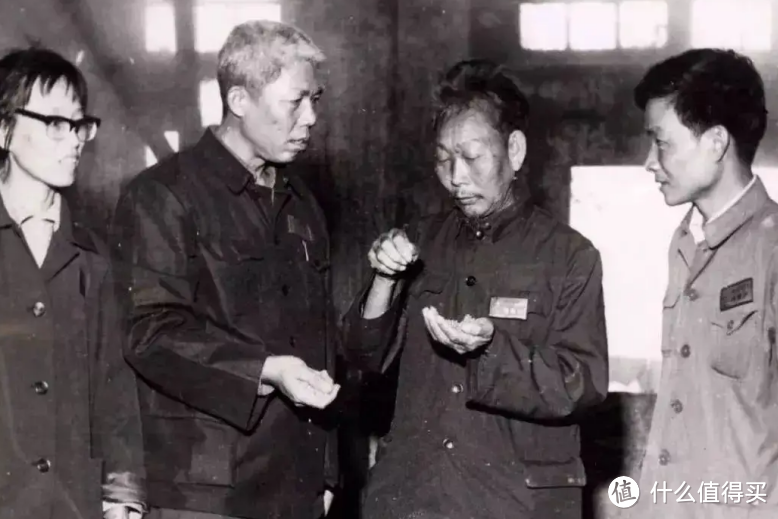 中秋节,为啥要少送月饼多送白酒?2个原因告诉你送白酒的好处