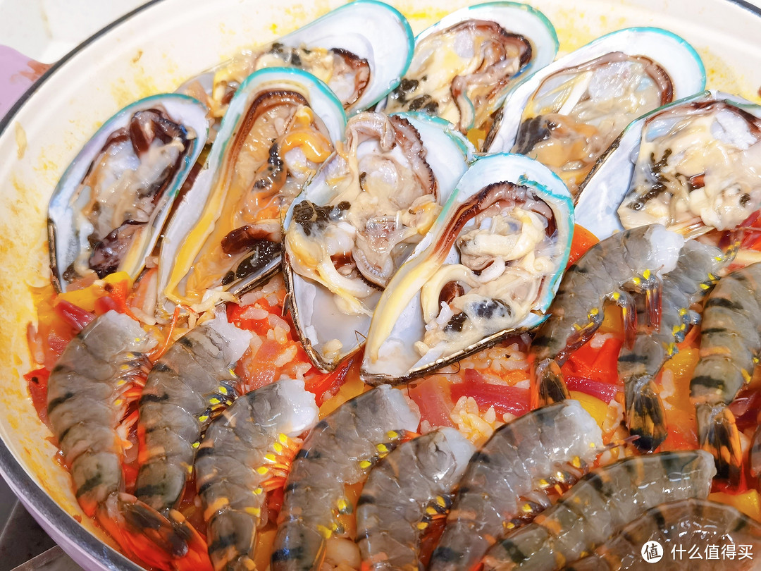 神仙颜值结合生活气息，吃海鲜就用这口珐琅锅
