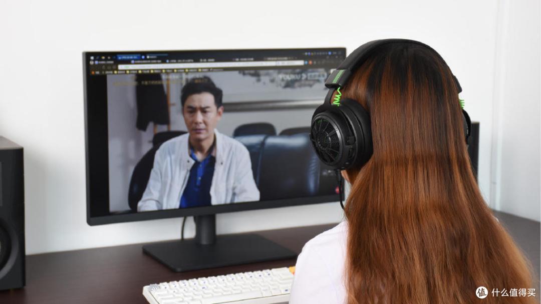三体鲨星际引擎Pro电竞耳机:酷炫格调,听声辨位