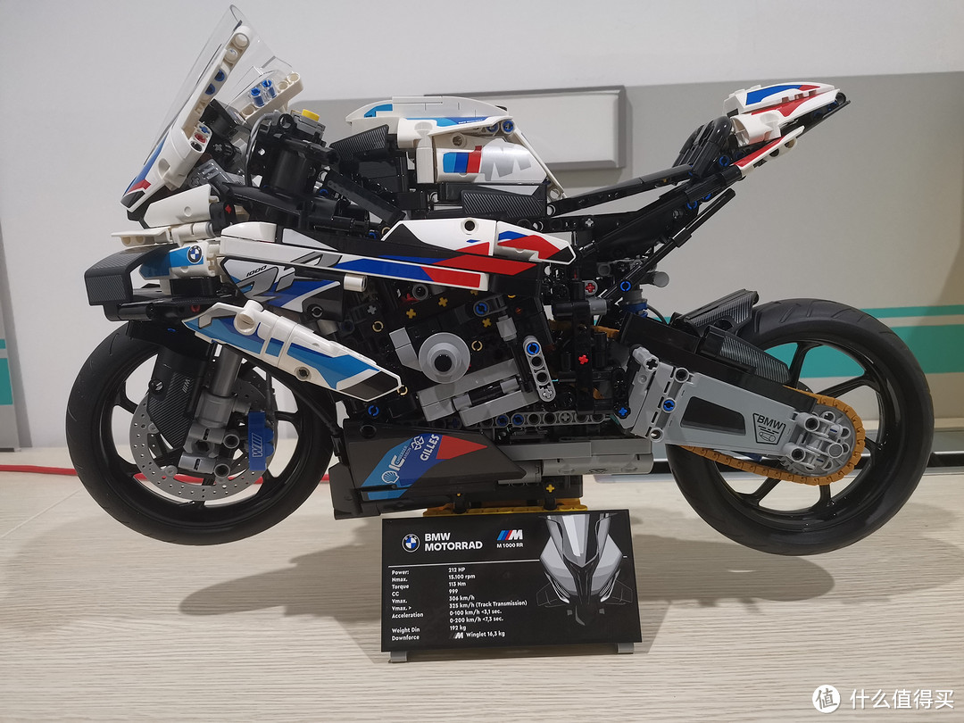 LEGO 机械组系列 42130 宝马摩托车M1000RR 最还原摩托车 评测