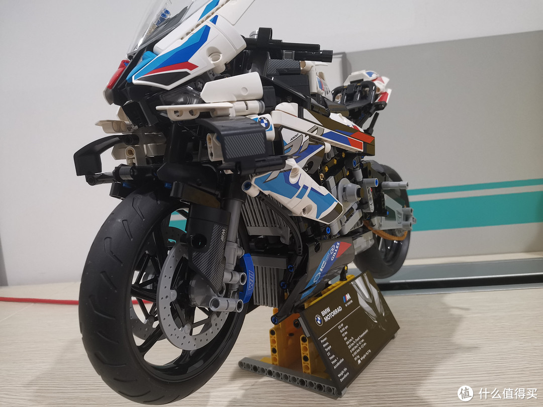 LEGO 机械组系列 42130 宝马摩托车M1000RR 最还原摩托车 评测