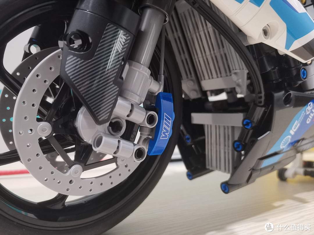 LEGO 机械组系列 42130 宝马摩托车M1000RR 最还原摩托车 评测