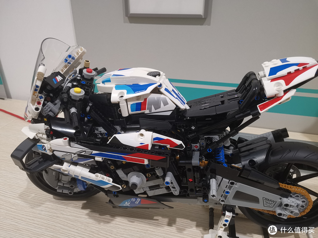 LEGO 机械组系列 42130 宝马摩托车M1000RR 最还原摩托车 评测