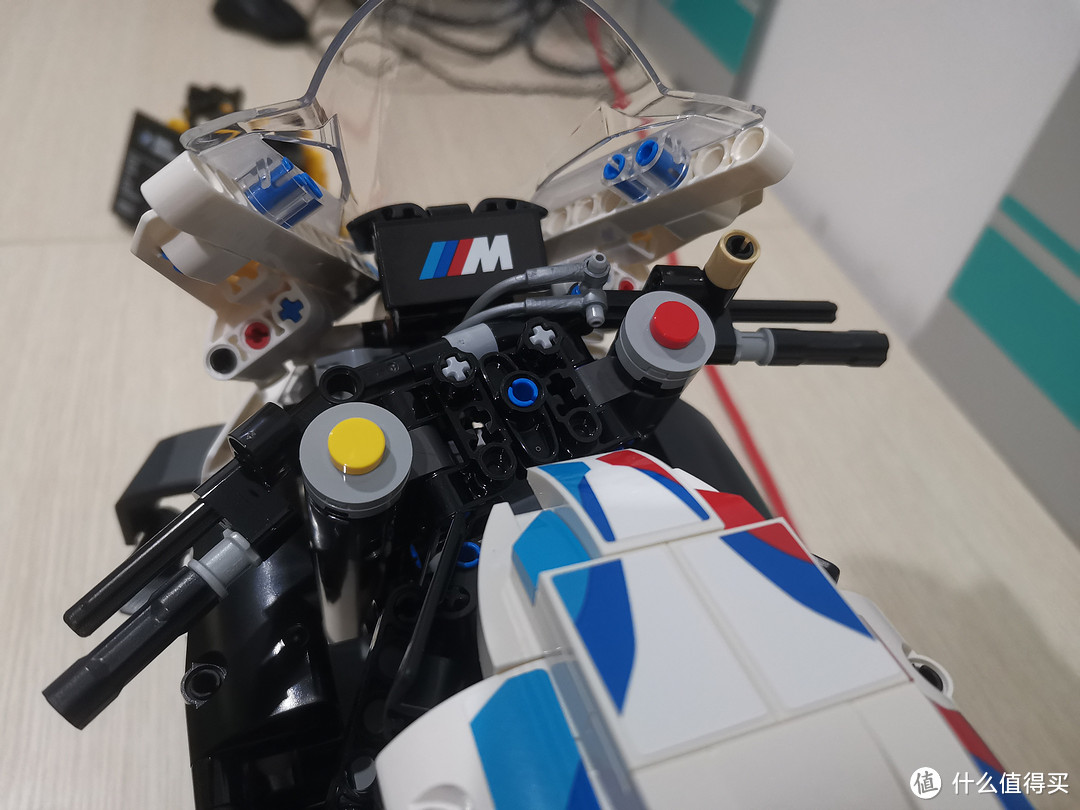 LEGO 机械组系列 42130 宝马摩托车M1000RR 最还原摩托车 评测