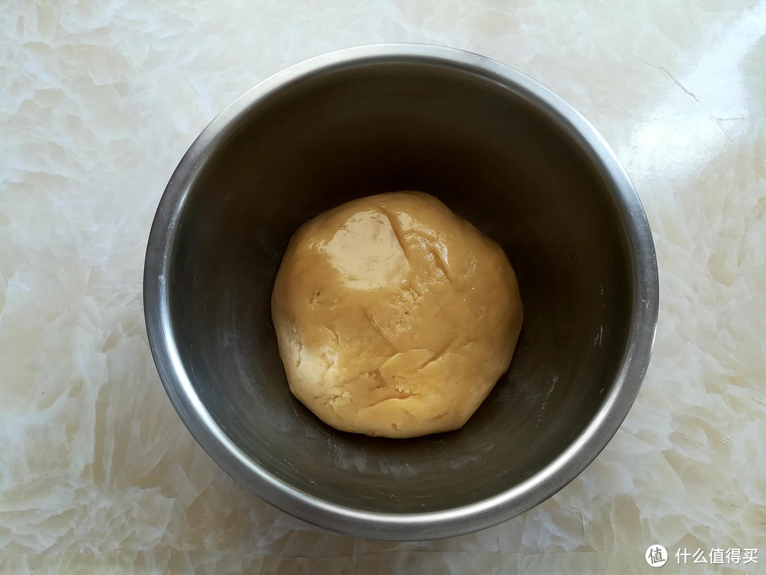 适合烘焙新手做的广式月饼,皮薄馅多回油快,送亲友也倍有面子
